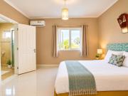 The Opal Villa - 2 mins from Beach Front