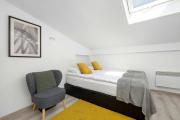 Cosy Studio with Air Conditioning by Noclegi Renters