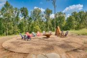 Hot Tub & 2 Fire Pits! Secluded Lyles Getaway