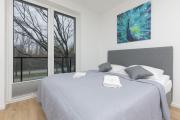 Modern Studio with Parking Close to Metro in Warsaw by Noclegi Renters
