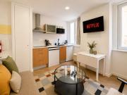 Bairro Alto Duplex | AC | 4 Guest | 2 Baths