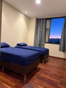 Aura 13 Sky Home