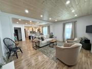 Bryson City Bungalow- Adorable Farmhouse seconds from the Train Depo in Bryson City, NC