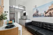 Functional Studio Close to the Old Town by Noclegi Renters