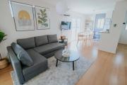 Modern 4BR House near Airport by Restavio