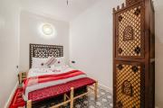 Private Riad with Breakfast - Jacuzzi Vue Koutoubia 5 min walk to jamaa el fna