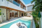 Villa Paraiso - Chic 2BR Escape Near the Beach