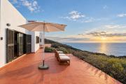 GuestReady - Beachfront Bungalow Sunsets