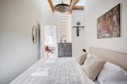 3BDR Main Center APT w Workspace with AC in New Town