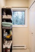 Bright and Spacious Upper Level House, Great Area