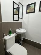 Near Vista Taguig Mall BGC Free wifi Netflix HBO 17TH