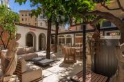V E N E R E Villa Suites