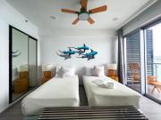 Blue Fins - A Sky Harbour Oceanfront Twin Suite