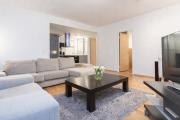 Modern 2BR in Rotermanni, EV parking garage, 5 guests