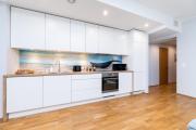 Quiet 2BR Steps from Old Town, Parking garage