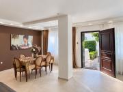 Blessings Apartment with Private Garden and Parking