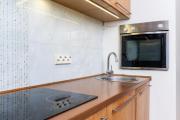 5 min from Port - free private parking - 1BR