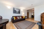 5 min from Port - free private parking - 1BR