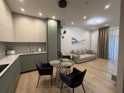 Modern Design Apartment, 10-min walk to beach