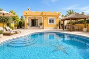 Agradable villa con piscina