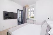 Bold Monochrome - Trendy Ap for 2 - Kazimierz