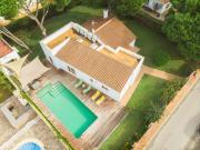 Villa Alemania II con piscina Urbanización Roche