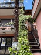 Appartamento con 3 camere 3 bagni e posto auto Libri e Giardini