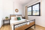 Shiny 6 Central Stay 1BR Ap Kitchen & Balcony