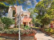 Large 3BR Bale Dago Townhouse Best View