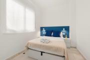Renovated Apartment in Soho by Pineapple Homes