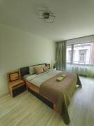 Deluxe Opera Apartment 3