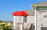 The Winthrop - Water-view Cape cottage with beach access