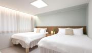 New l Hongdae 3BR l 4 Queen Beds l 5min walk