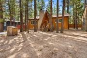 Babe Cave - Fireplace, Deck, Fenced Yard
