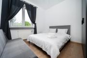 Piaseczna Homely Apartment by BookingHost