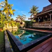 Tropical Wooden Villa Ubud with Private Pool