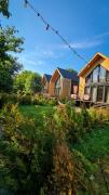 4 Cottages with Mountain Views