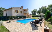 Nice Apartment In Tinjan With Private Swimming Pool, Can Be Inside Or Outside