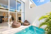BRAND NEW 1 BR Chic Villa with Cinema - 6mins to Beach