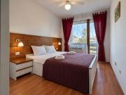 1-Bedroom Apartment 5 Min Walk to Gondola