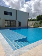 Cozzy Condo- Pool&Gym&free parking-10 min PC beach