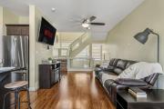 Sleeps 12, 2 living rooms, king bed, near Henday