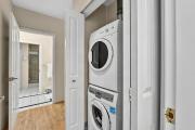 Bright and Spacious Upper Level House, Great Area