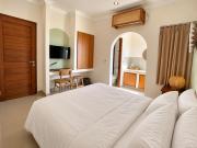 Lovissa Guest House - GWK Uluwatu