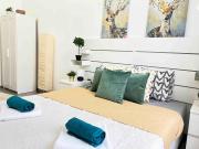 Cozy & Modern 2min from Synague