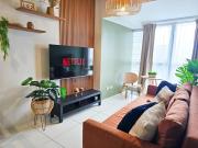Cozy 3 Bedroom in Uptown Parksuites - Near Mall, Restaurants and Supermarket