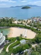 The Paramount Oceanfront Apartments by San Luxury