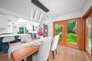 Cozy For 2-Bedroom House in North Vancouver