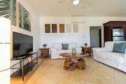 Island Breeze - Luxury 2BR Condo with Pool-View