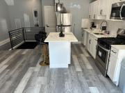 Experience Philadelphia 3-bedroom apartment oasis